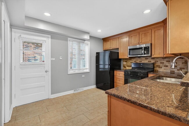 15 S Waiola Ave in La Grange, IL - Building Photo - Building Photo