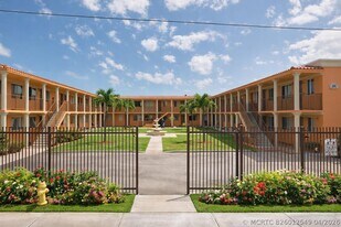 420 NW 10th St in Miami, FL - Building Photo
