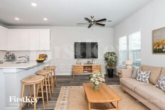 333 N Centro Cir in Shenandoah, TX - Building Photo - Building Photo