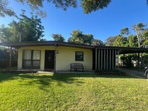 810 5th Ave N in Jacksonville Beach, FL - Building Photo - Building Photo