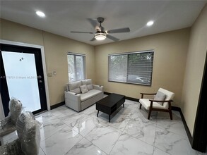 55 NW 44th St in Miami, FL - Building Photo - Building Photo