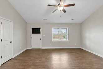 258 Breakwater Dr in Sneads Ferry, NC - Building Photo - Building Photo