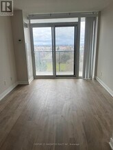 160 Flemington Rd in Toronto, ON - Building Photo - Building Photo