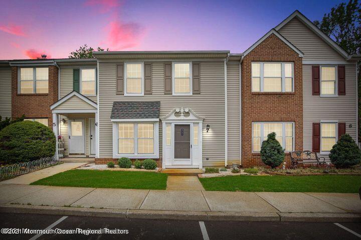 27 Haverford Ct in Freehold Township, NJ - Building Photo