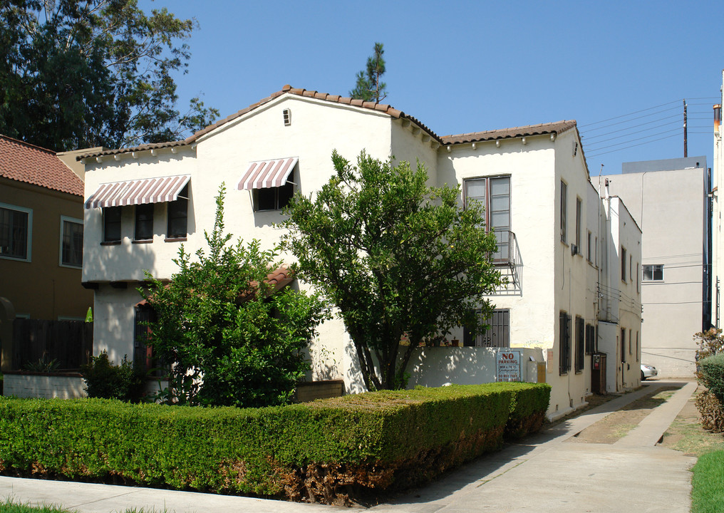 1005 N Alfred St in Los Angeles, CA - Building Photo