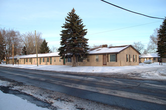 Airport Apartments in Waterford, MI - Building Photo - Building Photo