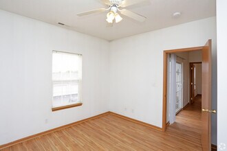 1209 Mayfield Dr in Ames, IA - Foto de edificio - Building Photo