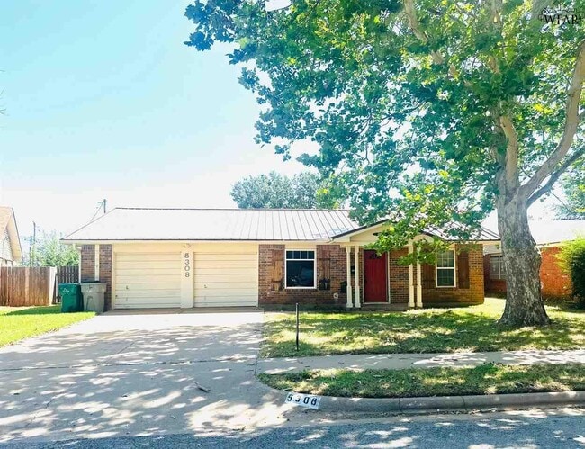 property at 5308 Montreal Dr