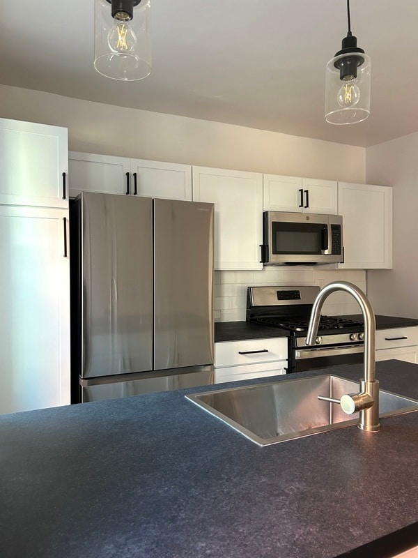 property at 4044 Geneva St