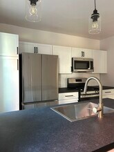 4044 Geneva St in Pittsburgh, PA - Building Photo - Building Photo