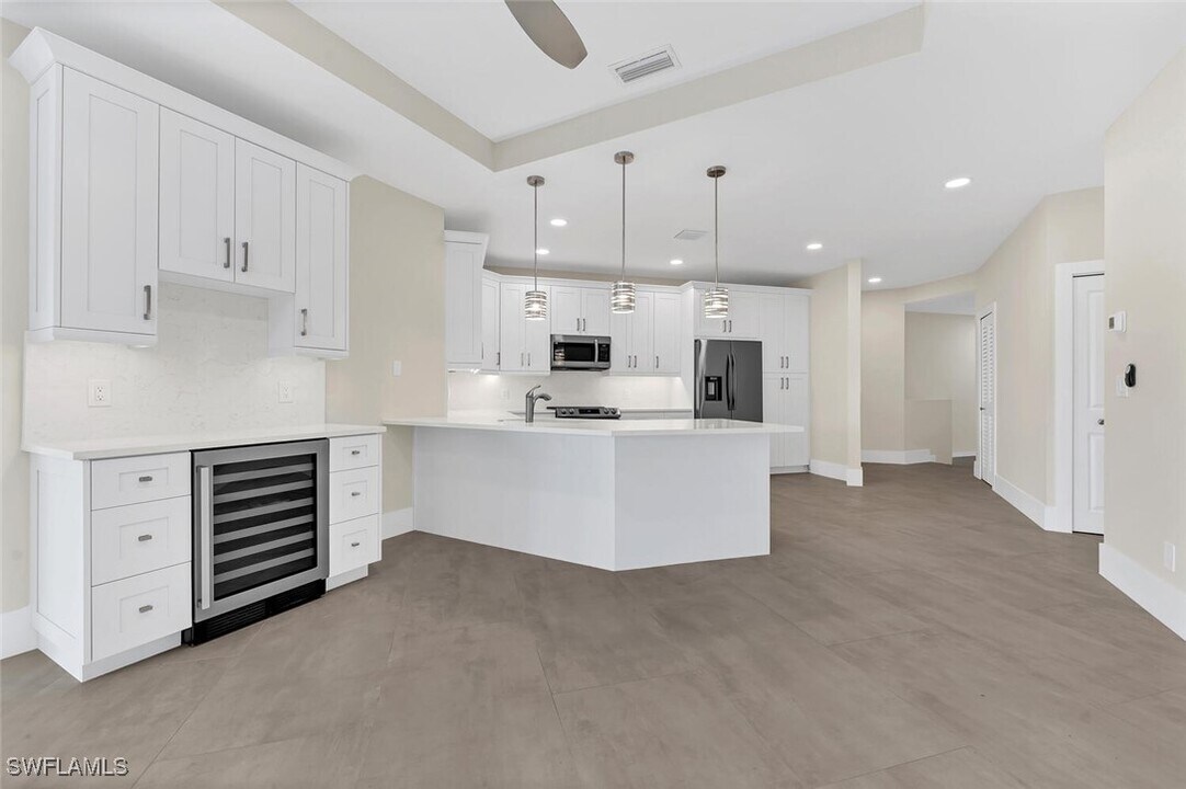 11412 Quail Village Way in Naples, FL - Building Photo