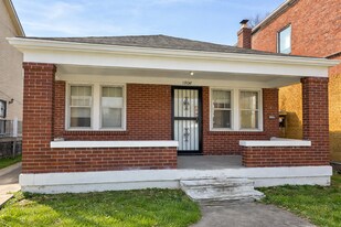 1908 W Market St in Louisville, KY - Building Photo
