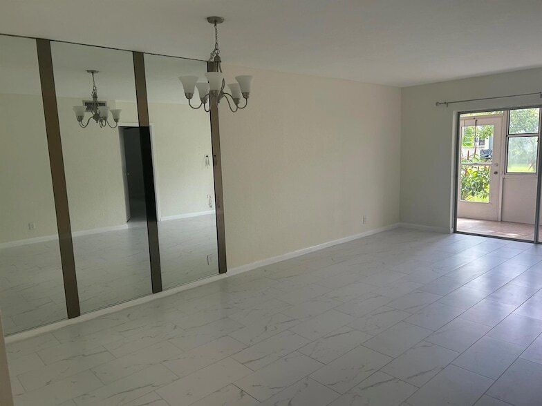 1 US-1, Unit 102 in Delray Beach, FL - Building Photo