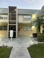 446 Brittany Dr in Delray Beach, FL - Building Photo