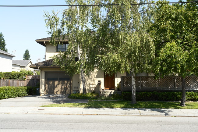 1260 Redwood Ave in Redwood City, CA - Building Photo - Building Photo