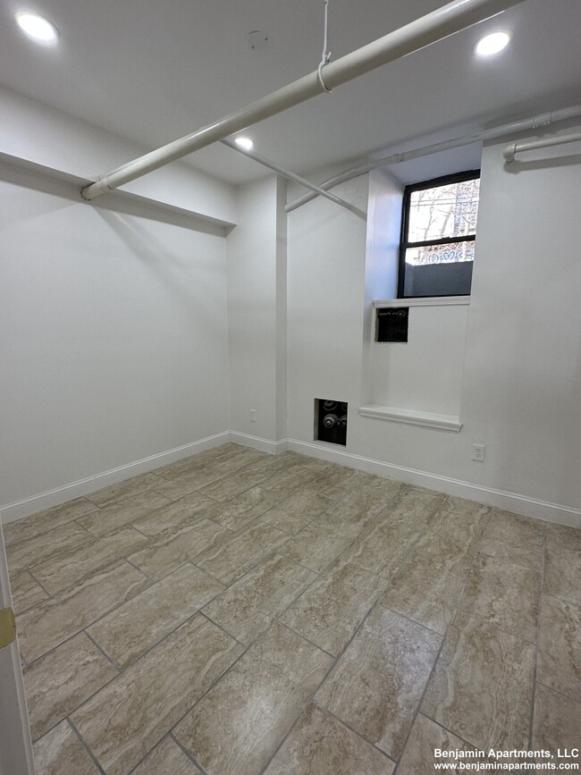 3 Egremont Rd, Unit A in Boston, MA - Foto de edificio - Building Photo