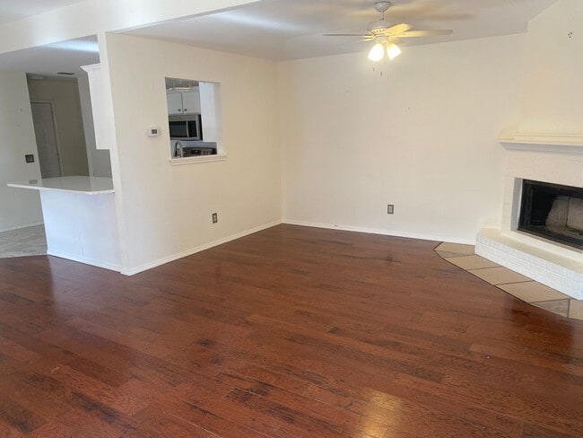 1036 Iola Ave in Lubbock, TX - Building Photo - Building Photo