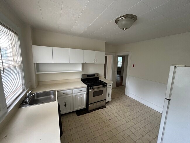 27R Albion St, Unit 1