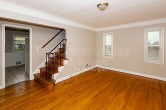 19001 Nitra Ave in Maple Heights, OH - Building Photo - Building Photo