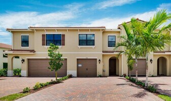 9952 Brickhill Dr in Boca Raton, FL - Building Photo