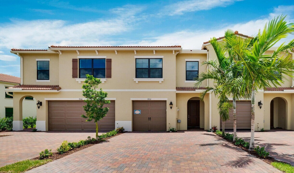 9952 Brickhill Dr in Boca Raton, FL - Building Photo