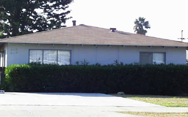 430-438 Delaware St in Imperial Beach, CA - Foto de edificio - Building Photo