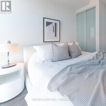 80 Bond St E in Oshawa, ON - Building Photo - Building Photo