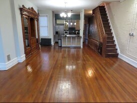 618 E Girard Ave in Philadelphia, PA - Building Photo