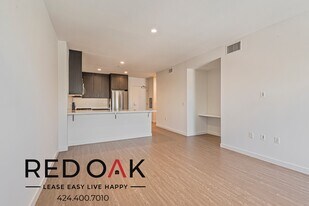 11405 Chandler Blvd in Los Angeles, CA - Building Photo