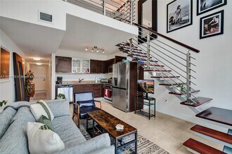 41 SE 5th St, Unit 1805 in Miami, FL - Building Photo - Building Photo