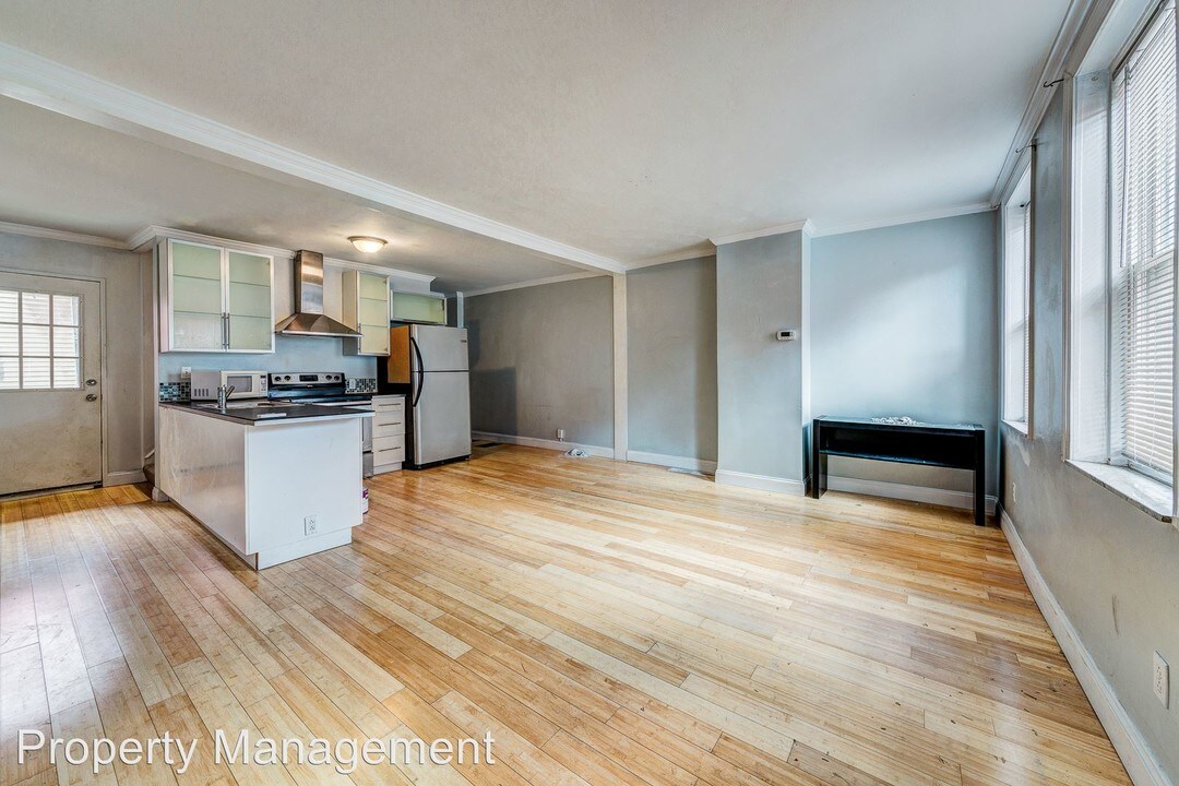 1403 Sarah St in Pittsburgh, PA - Building Photo