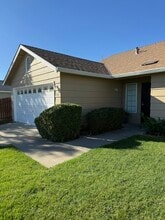 1725 S Sacramento St in Lodi, CA - Building Photo - Building Photo