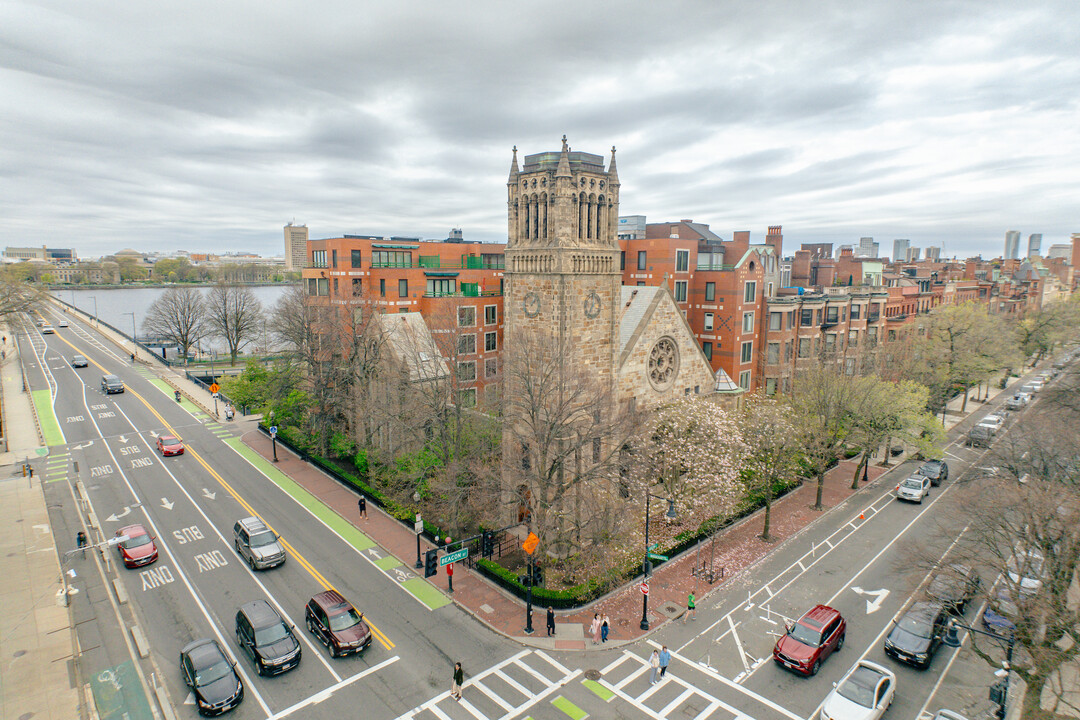 Church Court Condominium in Boston, MA - Foto de edificio