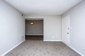 33Ninety in Atlanta, GA - Building Photo - Interior Photo