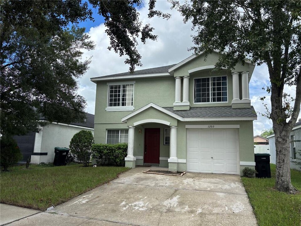 1203 Carey Glen Cir in Orlando, FL - Building Photo