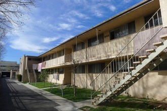 APT 505 LINCO in Monterey Park, CA - Foto de edificio - Building Photo