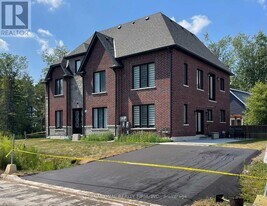 670 Park Rd in Innisfil, ON - Building Photo