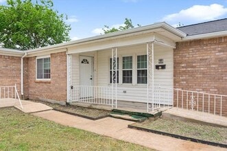 310 Garfield St in McGregor, TX - Building Photo - Building Photo