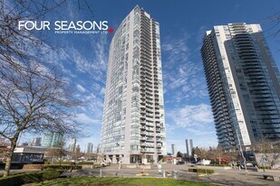 13618-1100 100 Ave in Surrey, BC - Building Photo