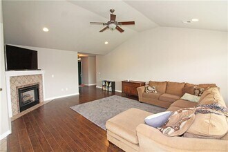 3803 SW Surrey Ave in Bentonville, AR - Building Photo - Building Photo