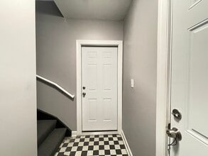 5607 S Throop St-Unit -1F in Chicago, IL - Building Photo - Building Photo