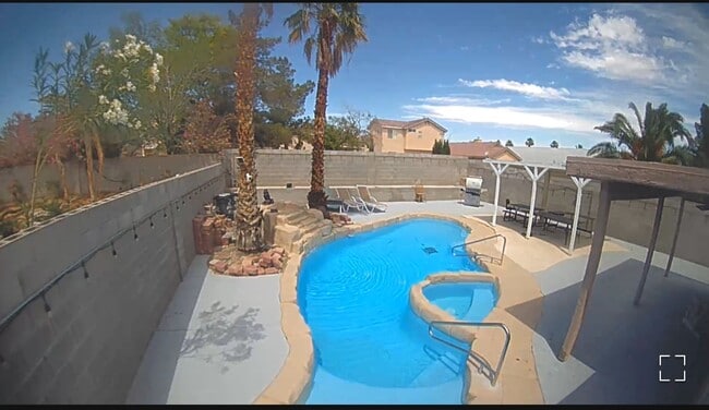 2337 Avery Dr, Unit Pool side