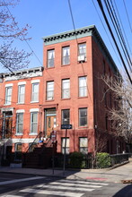 295 Monmouth St in Jersey City, NJ - Building Photo - Building Photo