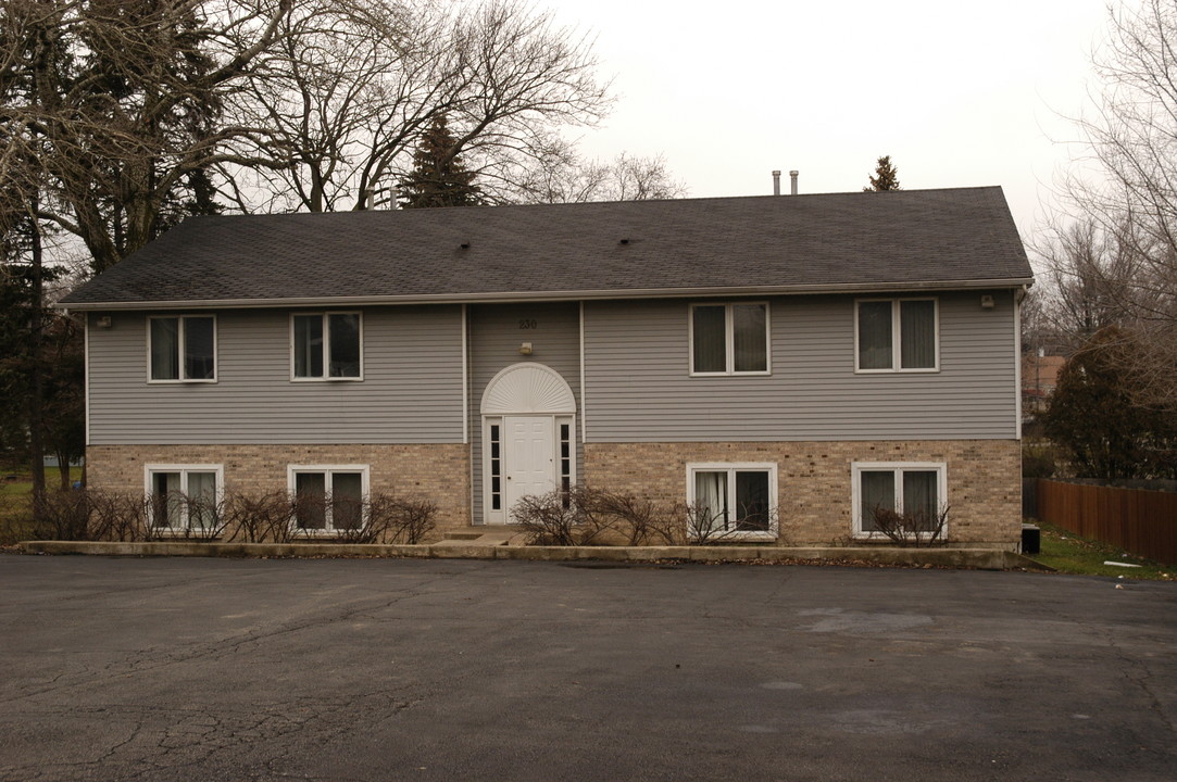 222 Crystal St in Cary, IL - Building Photo