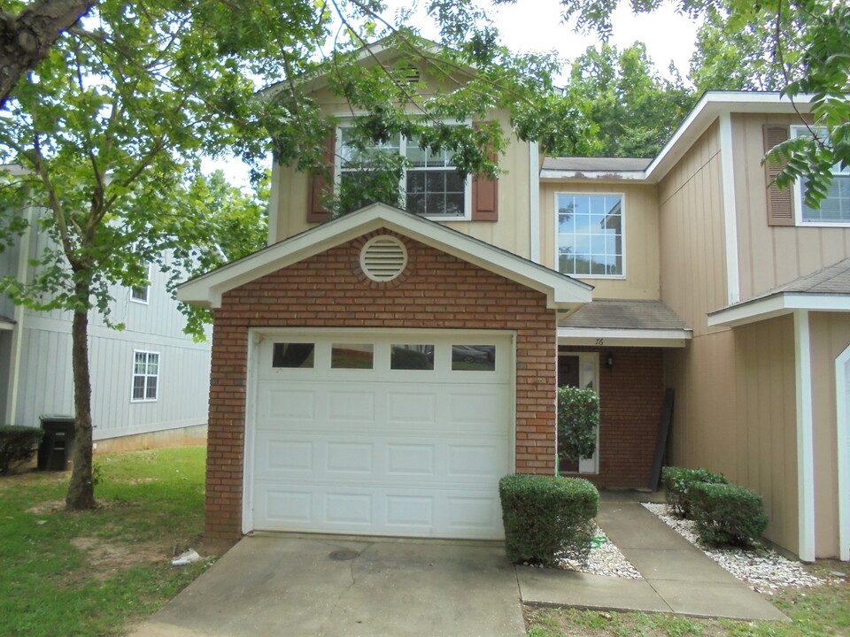 76 Woodfield Pl in Enterprise, AL - Foto de edificio