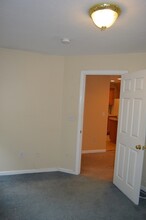 25 Mt Vickery Rd in Southborough, MA - Foto de edificio - Building Photo