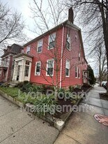 44 7th St in New Bedford, MA - Building Photo