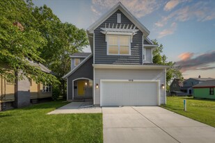 1112 W Kalamazoo St in Lansing, MI - Building Photo