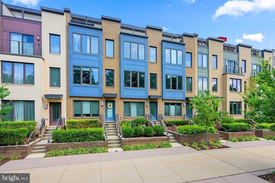 10413 Fernwood Rd, Unit 1524 in Bethesda, MD - Building Photo