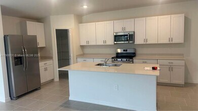 17204 Cantu Ct in North Fort Myers, FL - Building Photo - Building Photo